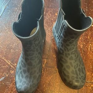 Roma rain boots size 6 black leopard print